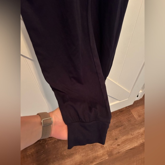 Navy blue jump suit size medium - stretchy and lightweight - Picture 8 of 12